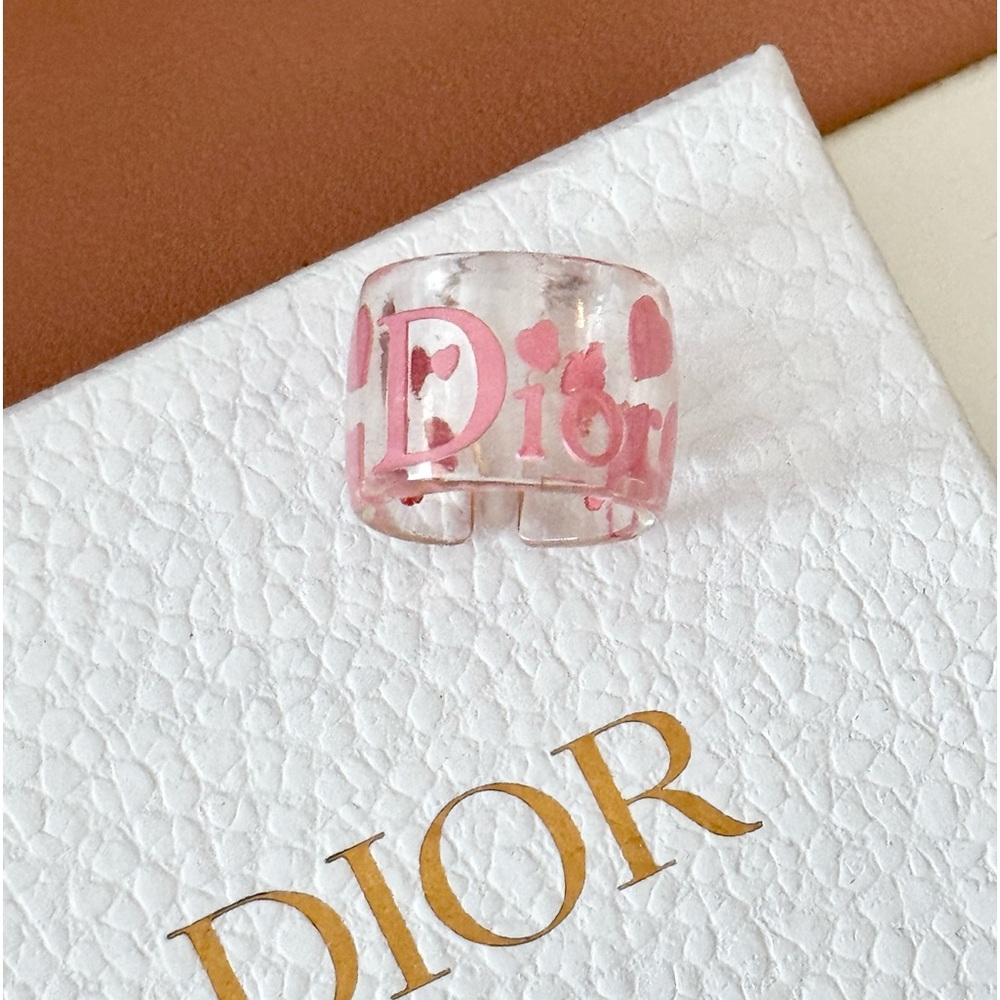 Dior Acrylic Ring Pink Hearts - Picture 5 of 5
